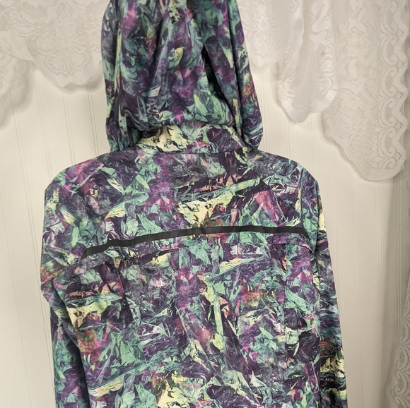 LULULEMON Miss Misty Jacket II in Iridescent Multi Sz 6 - Picture 14 of 16